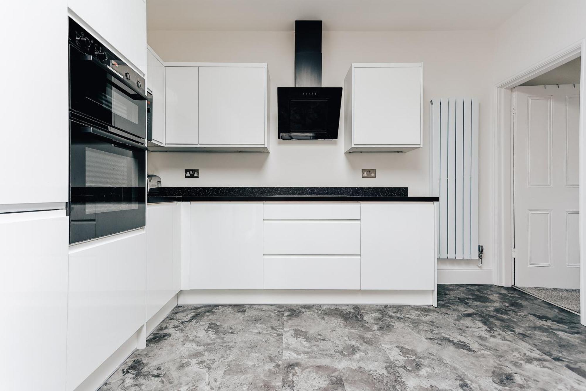 Private Two Bedroom Residence In Southbourne - Private Parking - Off The High Street - Minutes Away From The Beach Μπόρνμουθ Εξωτερικό φωτογραφία