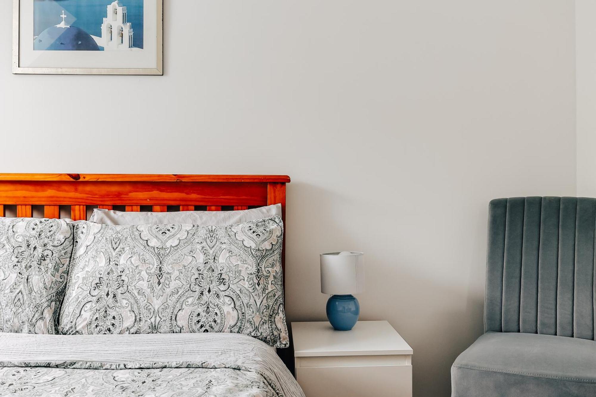 Private Two Bedroom Residence In Southbourne - Private Parking - Off The High Street - Minutes Away From The Beach Μπόρνμουθ Εξωτερικό φωτογραφία